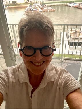 Meet your Posher, Cindy
